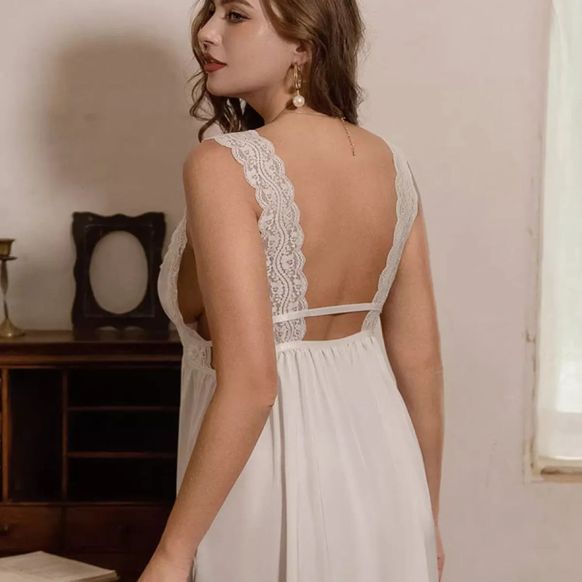 Ciara satin slip [curvy fit]