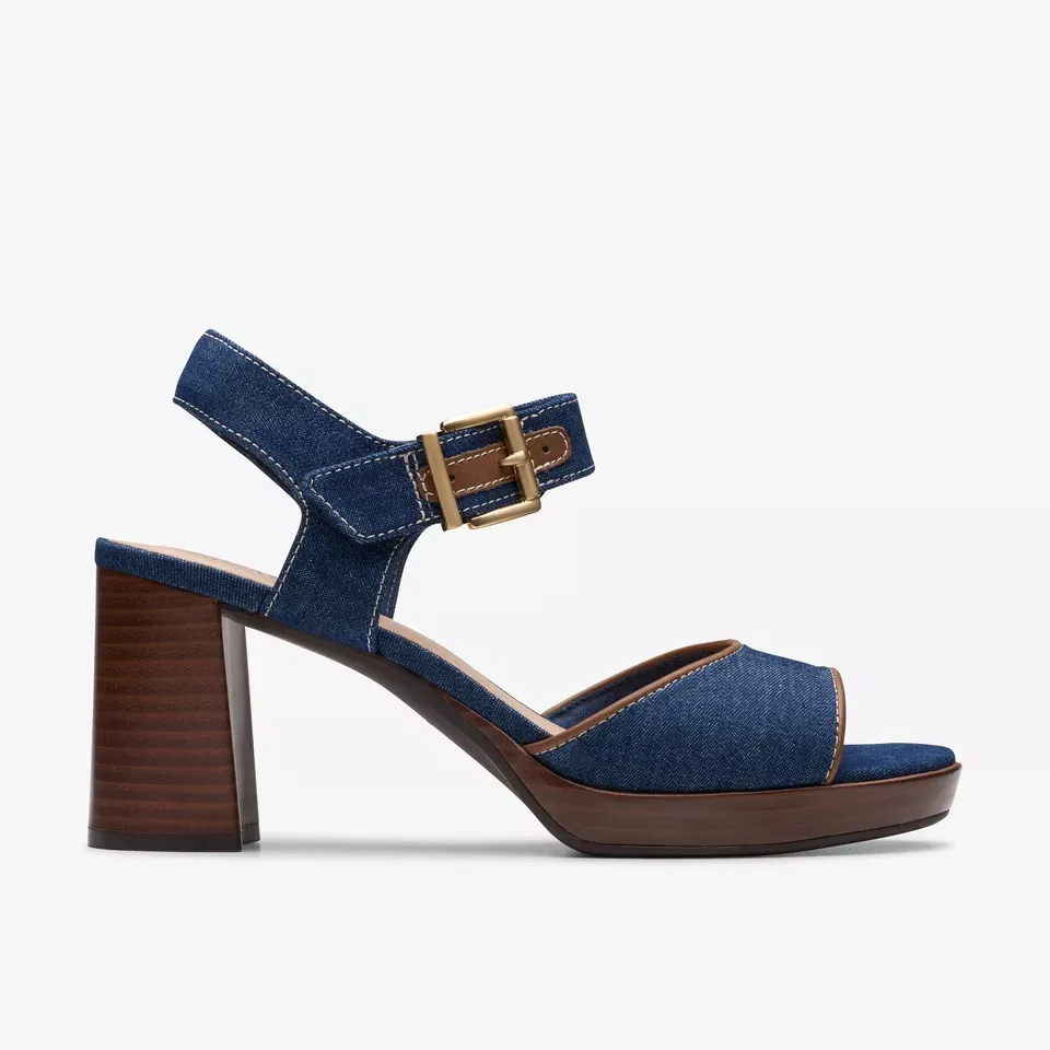 Clarks Women's AmbyrLyn Faye Dark Denim 26181952