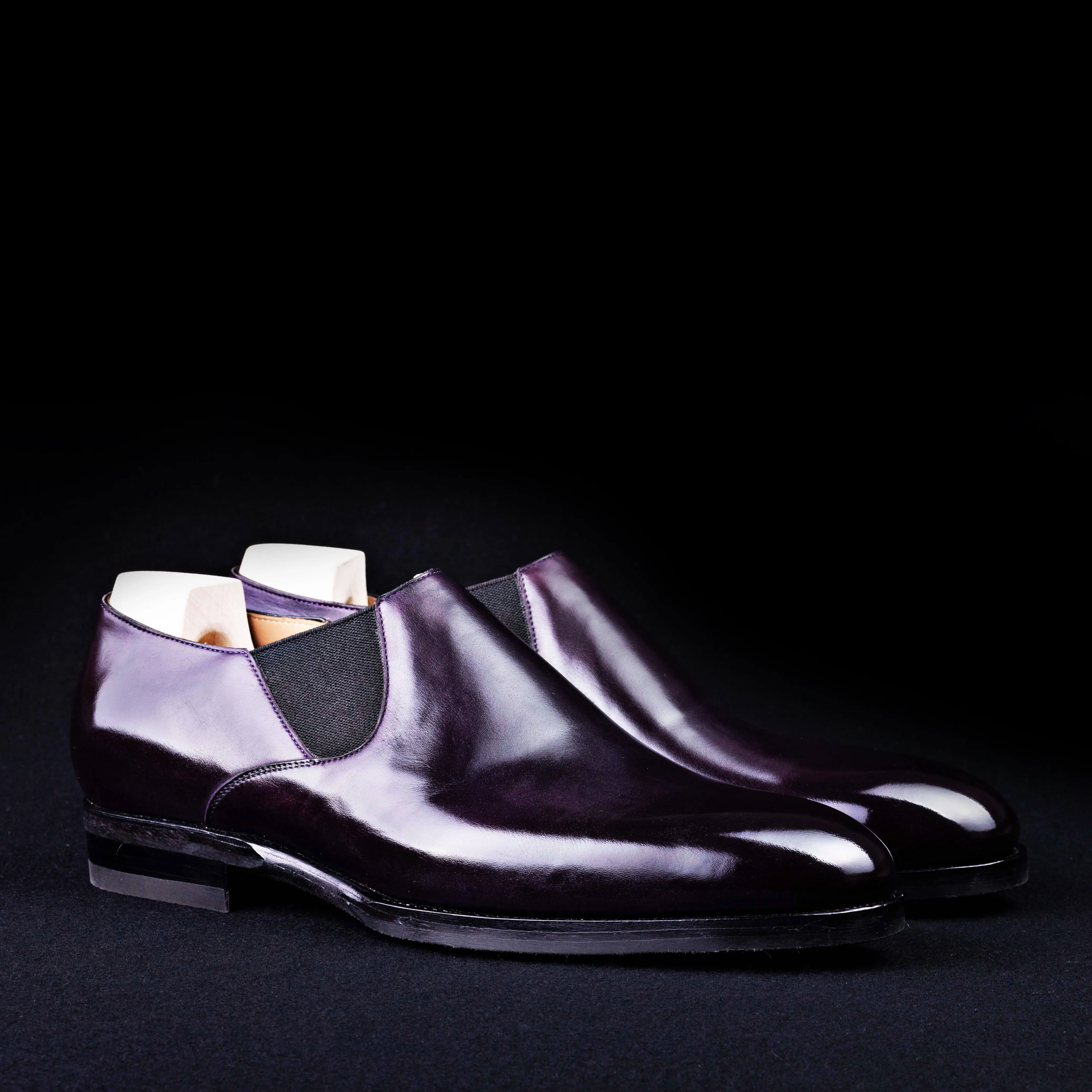 Elastic sided plain loafer