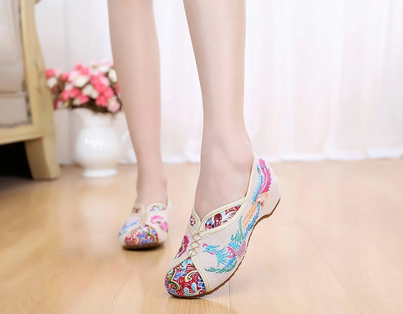 Lazutom Women Lady Vintage Chinese Style Embroidery Slip-On Cheongsam Walking Shoes