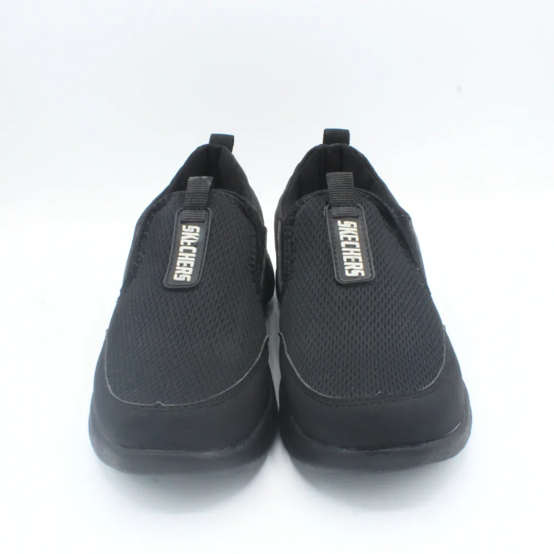 Skechers Easy Walk Slip-Ons