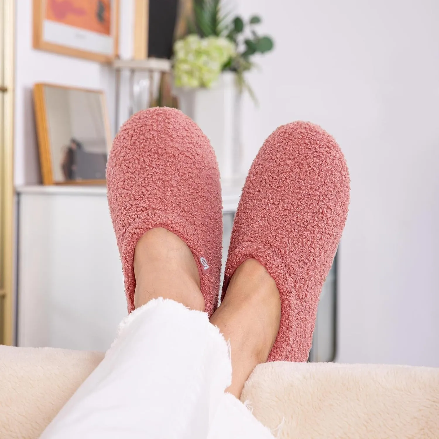 VeraCosy Women's Fuzzy Teddy Slippers Lightweight Memory Foam Indoor House Shoes