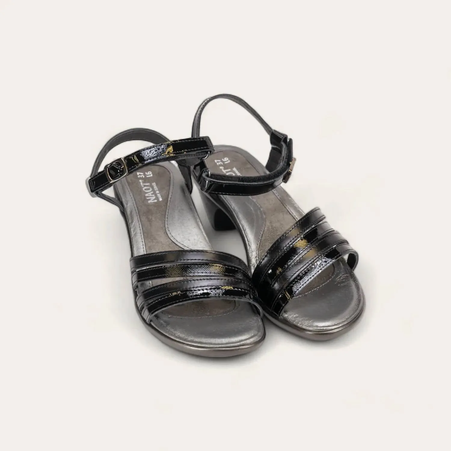 Women's Current Sandals - Medium In Black Patent/black